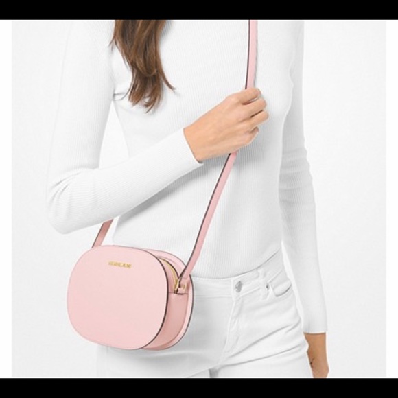 NWT Michael Kors leather oval crossbody, blush pink, new, in original wrapping! - Picture 4 of 6
